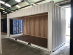 Contentor High Cube de 6 metros com porta de enrolar elétrica