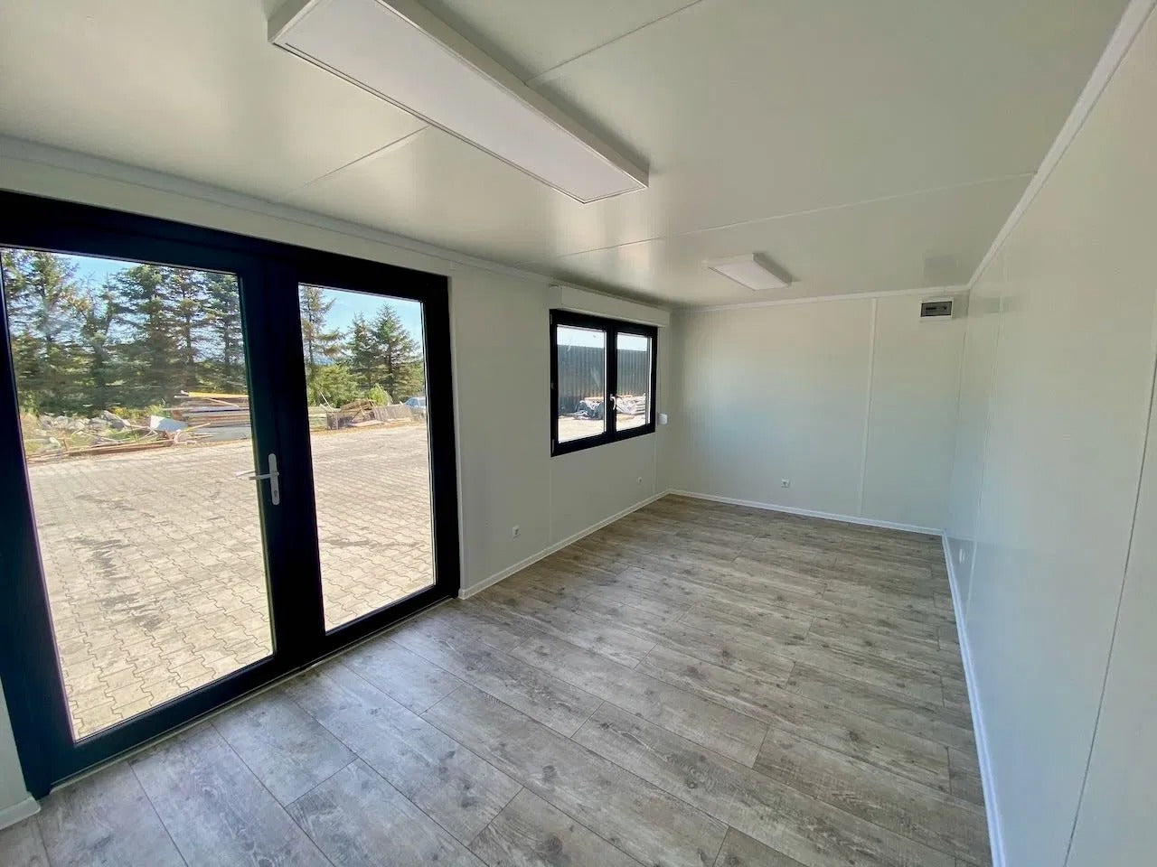 Escritório em contentor marítimo convertido, 18 m²